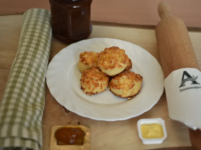 Tejfölös sajtos zsúrpogácsa 1 kg-os fagyasztott