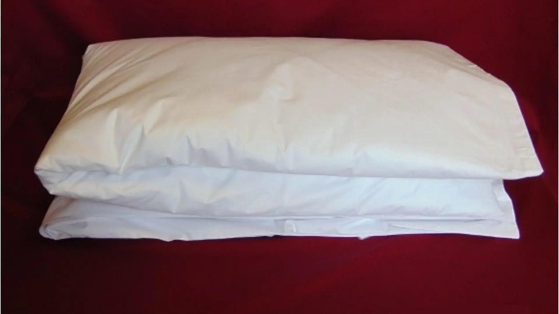 Dunnahuzat bújtatós 6011 - Anita fehér, 180g/m2, 50% pamut 50%/ polyeszter, 90C mosható. Mérete:140x200x30