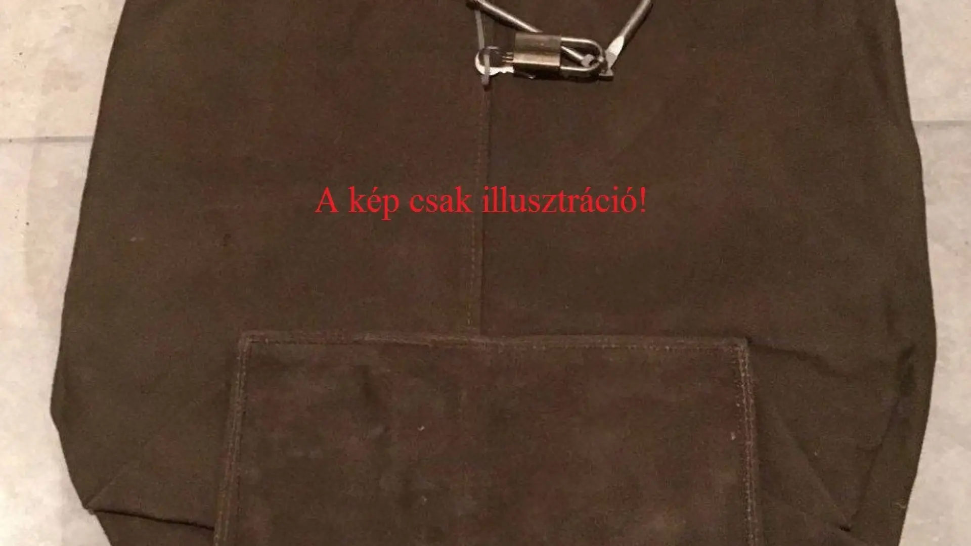 Futárzsák 7145 - Vászon zöld, 400g/m2, 100% pamut. Mérete: 75x60
